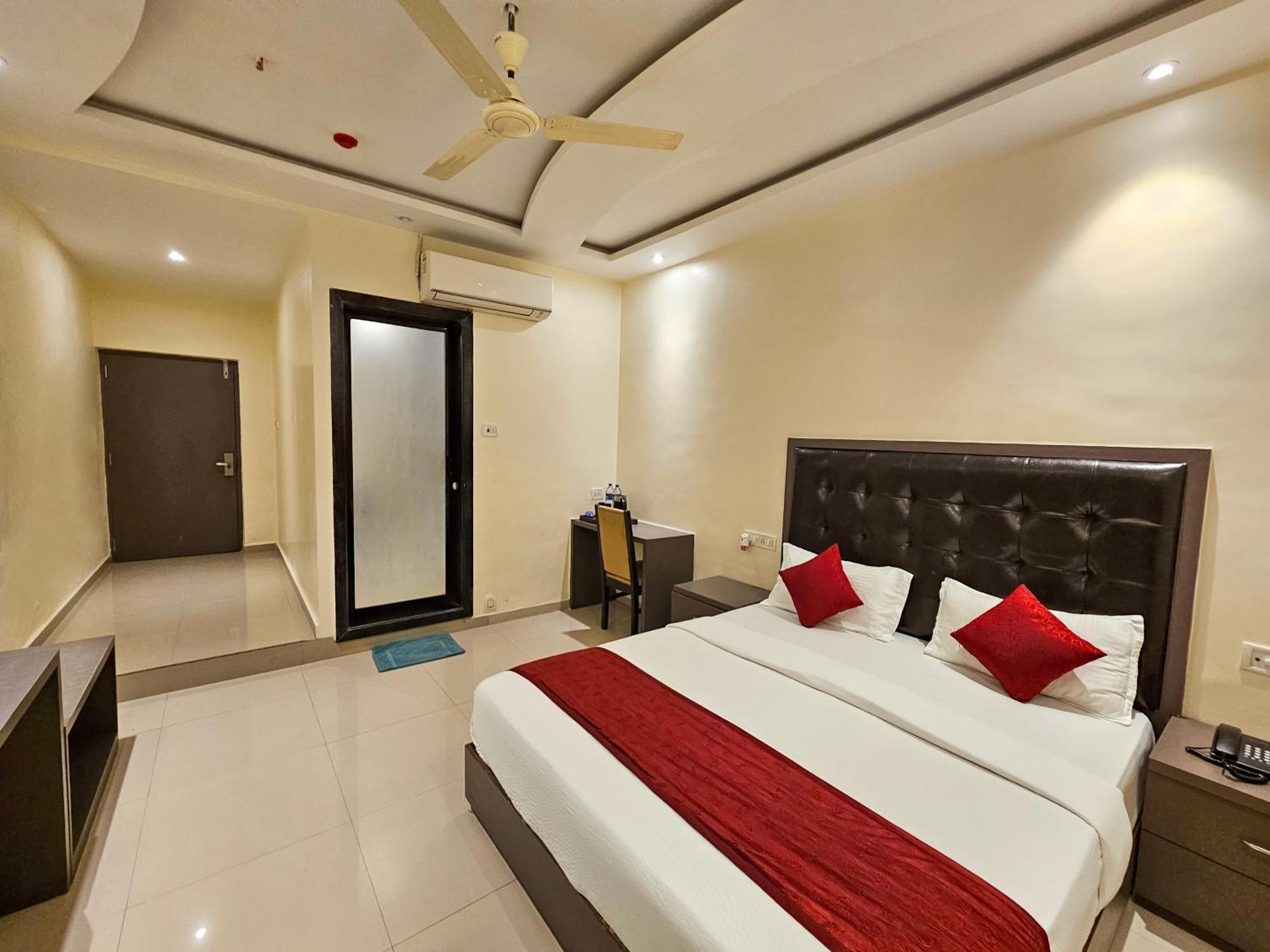 Hotel Bkc Inn - Near Trade Center, Visa Consulate Bombay Eksteriør billede